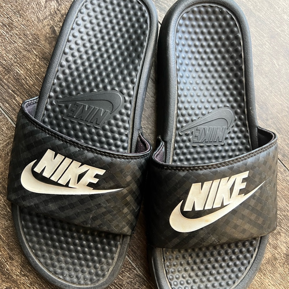 Nike slides